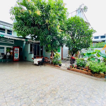 Green Garden Hostel Bangkok Exterior photo